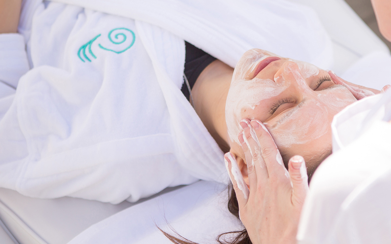 SnailPrimp facial uses mucus from snails