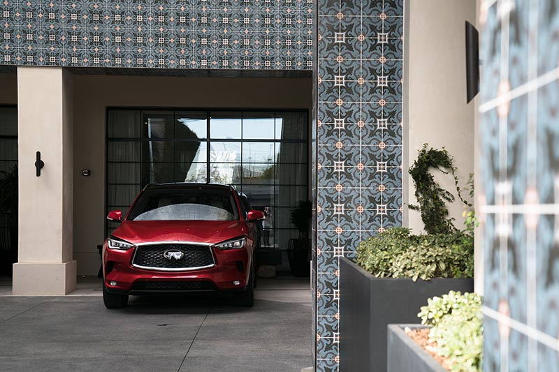 Infiniti QX50 La Peer Hotel