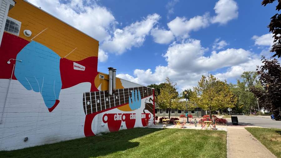 Best things to do Detroit: Chazzano Coffee mural in Berkley, Michigan